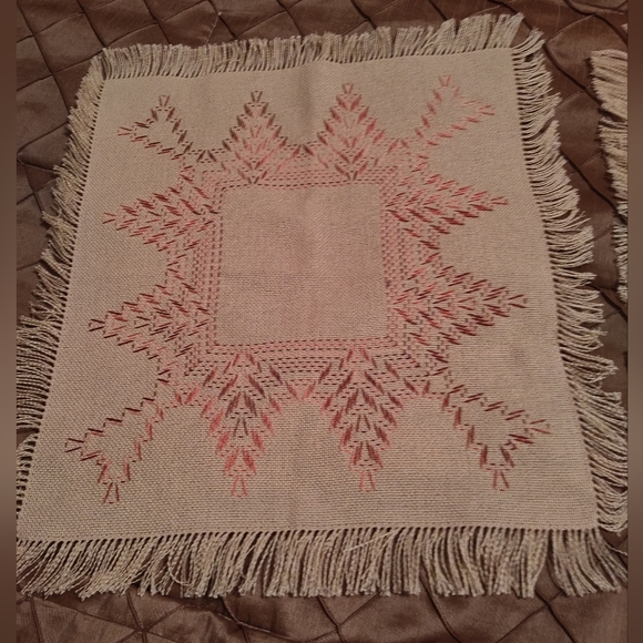 2 NWOT hand embroidered doilies - Picture 2 of 7